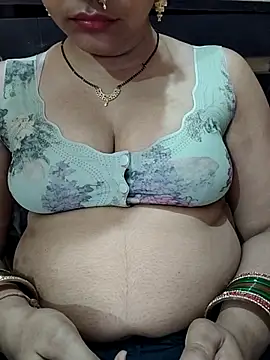 Snapshot of Diya_143 chatting on July 13, 2026, 6:29 pm Diya 143 online show from July 13, 2026, 6:29 pm