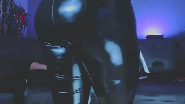 Amberstones online show from December 22, 2025, 7:47 pm