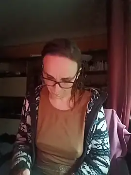 Snapshot of Dettybitch40 chatting on December 15, 2025, 1:17 pm Dettybitch40 online show from December 15, 2025, 1:17 pm