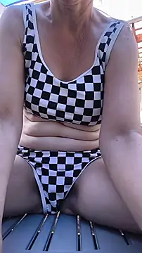Snapshot of Dettybitch40 chatting on June 29, 2026, 12:27 pm Dettybitch40 online show from June 29, 2026, 12:27 pm