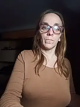 Snapshot of Dettybitch40 chatting on November 16, 2025, 4:34 pm Dettybitch40 online show from November 16, 2025, 4:34 pm