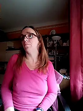 Snapshot of Dettybitch40 chatting on October 27, 2025, 8:04 am Dettybitch40 online show from October 27, 2025, 8:04 am