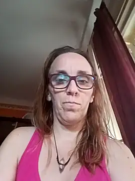 Snapshot of Dettybitch40 chatting on September 10, 2025, 6:45 am Dettybitch40 online show from September 10, 2025, 6:45 am