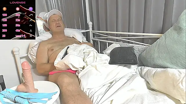 Snapshot of openminddaddy chatting on February 17, 2025, 7:33 pm openminddaddy online show from February 17, 2025, 7:33 pm