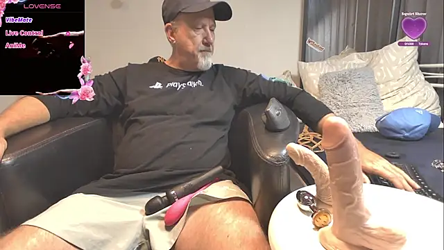 Snapshot of openminddaddy chatting on November 8, 2025, 6:28 am openminddaddy online show from November 8, 2025, 6:28 am