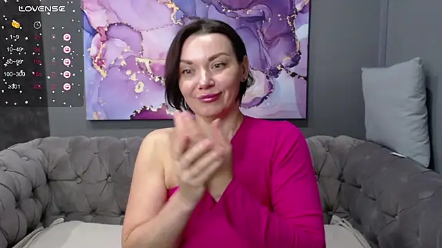 Snapshot of EveLibston chatting on November 3, 2025, 2:06 am EveLibston online show from November 3, 2025, 2:06 am