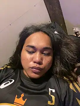 Snapshot of bettina_love chatting on November 19, 2025, 5:13 pm bettina love online show from November 19, 2025, 5:13 pm