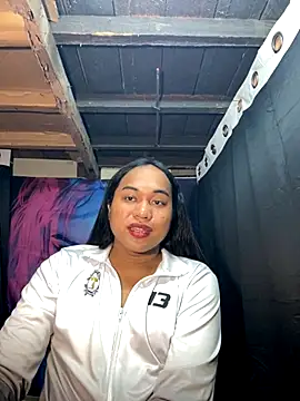 Snapshot of bettina_love chatting on November 16, 2025, 4:01 pm bettina love online show from November 16, 2025, 4:01 pm