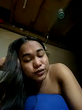 Snapshot of bettina_love chatting on November 10, 2025, 4:45 pm bettina love online show from November 10, 2025, 4:45 pm