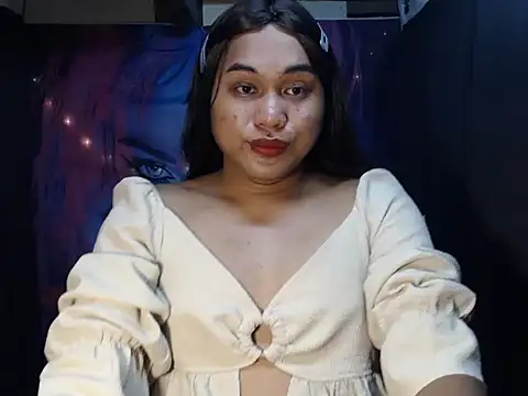 Snapshot of bettina_love chatting on November 3, 2025, 10:02 pm bettina love online show from November 3, 2025, 10:02 pm