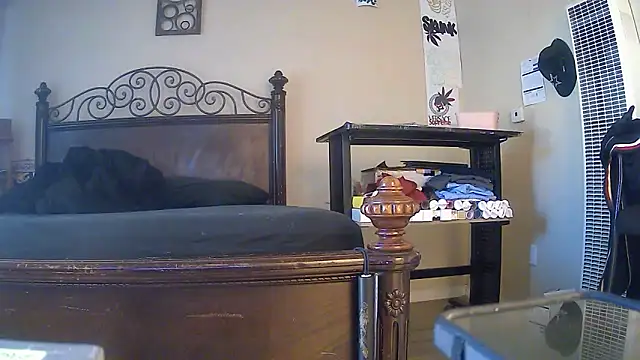 bootiebby online show from April 4, 2026, 7:31 pm