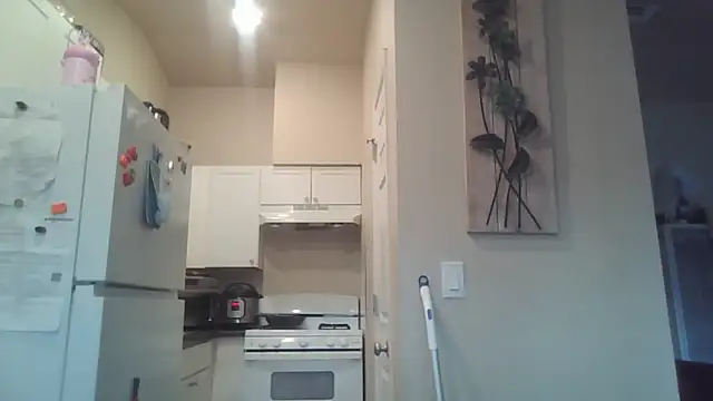 bootiebby online show from February 28, 2026, 11:37 pm