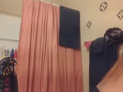 Snapshot of bootiebby chatting on November 9, 2025, 12:42 pm bootiebby online show from November 9, 2025, 12:42 pm