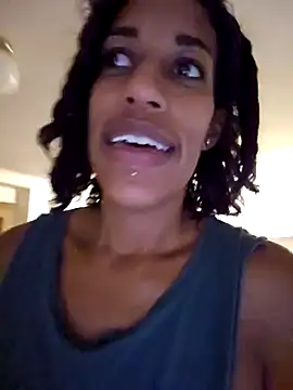 Snapshot of Goldenlace chatting on December 19, 2024, 8:13 am Goldenlace online show from December 19, 2024, 8:13 am