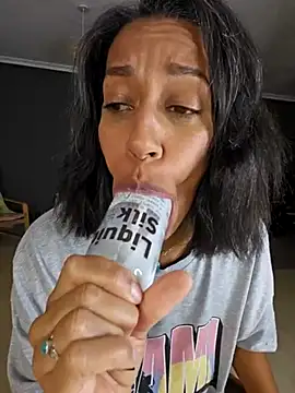 Snapshot of Goldenlace chatting on March 19, 2025, 11:14 pm Goldenlace online show from March 19, 2025, 11:14 pm