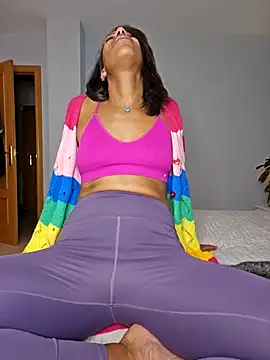 Goldenlace online show from November 10, 2025, 6:02 pm