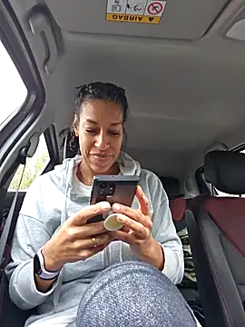 Snapshot of Goldenlace chatting on December 2, 2024, 9:52 am Goldenlace online show from December 2, 2024, 9:52 am