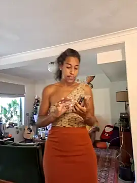 Snapshot of Goldenlace chatting on December 23, 2024, 1:08 am Goldenlace online show from December 23, 2024, 1:08 am