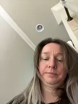 Snapshot of Vivian_MayXxX chatting on February 21, 2025, 10:26 pm Vivian MayXxX online show from February 21, 2025, 10:26 pm