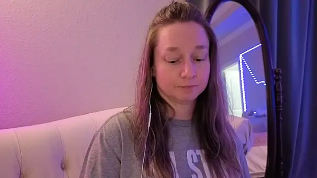 Snapshot of Vivian_MayXxX chatting on December 16, 2025, 10:14 pm Vivian MayXxX online show from December 16, 2025, 10:14 pm