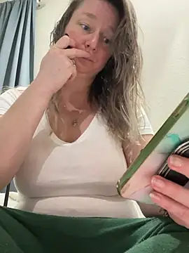 Snapshot of Vivian_MayXxX chatting on March 9, 2025, 9:03 pm Vivian MayXxX online show from March 9, 2025, 9:03 pm