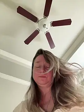 Snapshot of Vivian_MayXxX chatting on February 14, 2025, 2:12 pm Vivian MayXxX online show from February 14, 2025, 2:12 pm