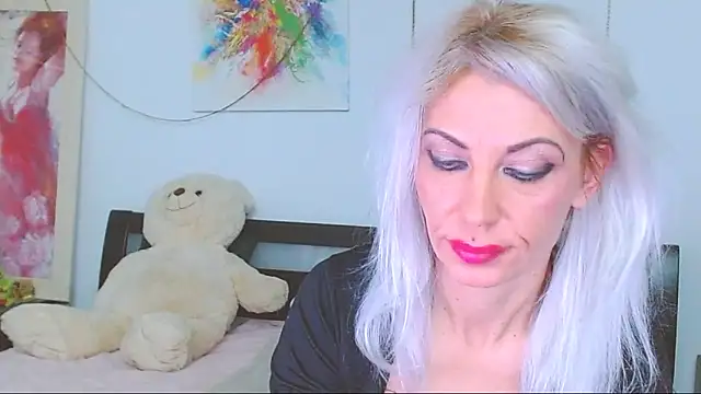 HoneyLara online show from February 5, 2026, 1:12 am