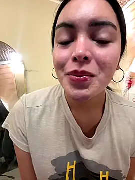 Snapshot of HotstuffCherrySummer chatting on November 30, 2025, 8:37 am HotstuffCherrySummer online show from November 30, 2025, 8:37 am