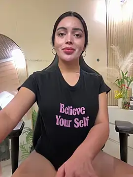 HotstuffCherrySummer online show from April 7, 2026, 11:01 am