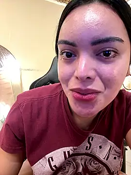 HotstuffCherrySummer online show from January 9, 2026, 10:11 am