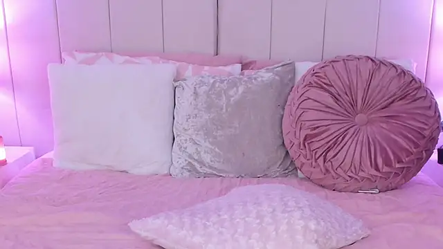 Snapshot of JanneCarter chatting on November 29, 2025, 3:34 pm JanneCarter online show from November 29, 2025, 3:34 pm