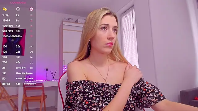 HotCarolineXO online show from February 28, 2025, 8:31 am