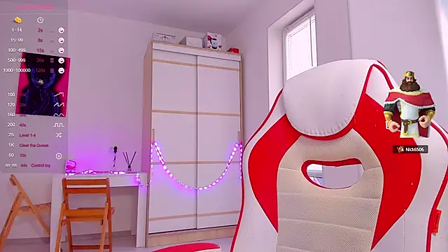 HotCarolineXO online show from February 4, 2025, 10:43 am