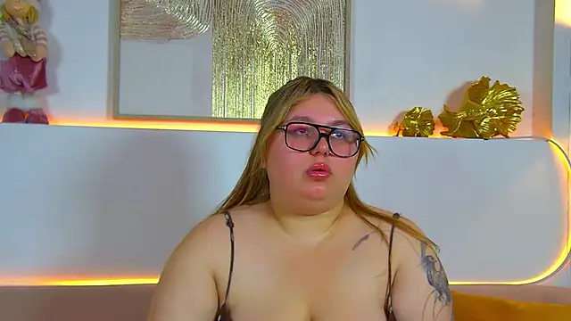 LillianKim online show from December 22, 2025, 6:46 am