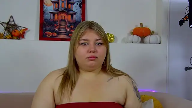 Snapshot of LillianKim chatting on November 2, 2025, 6:40 am LillianKim online show from November 2, 2025, 6:40 am