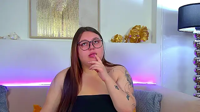 Snapshot of LillianKim chatting on September 14, 2025, 7:03 pm LillianKim online show from September 14, 2025, 7:03 pm