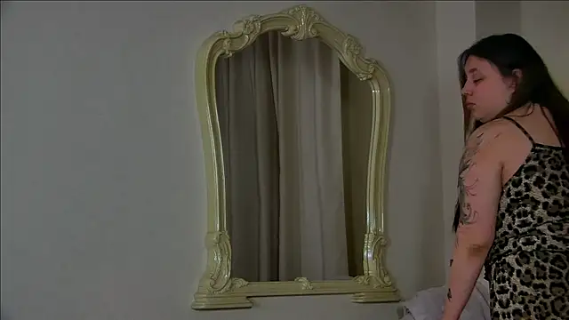 Snapshot of LillianKim chatting on September 22, 2025, 6:36 pm LillianKim online show from September 22, 2025, 6:36 pm