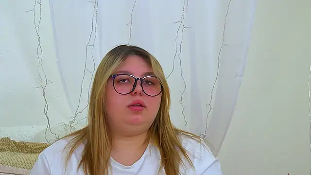 LillianKim online show from March 13, 2026, 6:35 pm