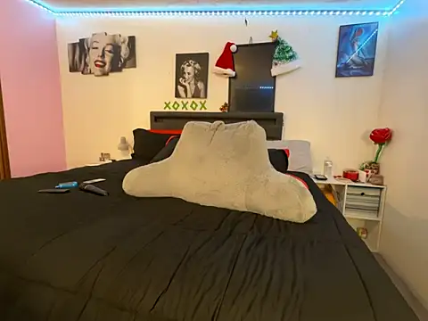 AngelSinz69 online show from December 20, 2025, 3:31 am