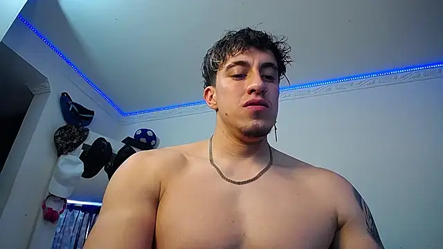 strongboy  online show from October 7, 2025, 6:53 pm