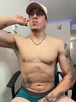 strongboy  online show from April 23, 2026, 2:40 pm