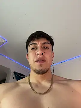 strongboy  online show from June 17, 2026, 7:35 pm