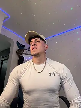 strongboy  online show from December 5, 2025, 7:55 pm