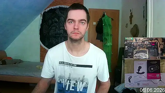 Snapshot of Chris23547 chatting on June 6, 2026, 7:24 am Chris23547 online show from June 6, 2026, 7:24 am