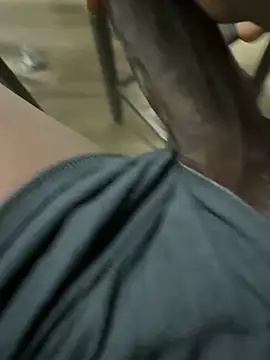 Snapshot of little0245 chatting on February 10, 2025, 10:19 pm little0245 online show from February 10, 2025, 10:19 pm