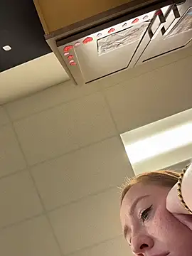 Snapshot of cinnatitties chatting on October 30, 2025, 5:32 pm cinnatitties online show from October 30, 2025, 5:32 pm