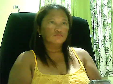 Snapshot of hott_scarlett chatting on December 4, 2025, 11:42 am hott scarlett online show from December 4, 2025, 11:42 am