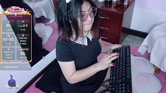 Catwhite  online show from February 9, 2026, 5:55 pm