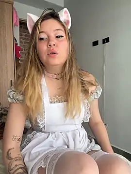 Darling XXX online show from March 3, 2026, 6:04 pm