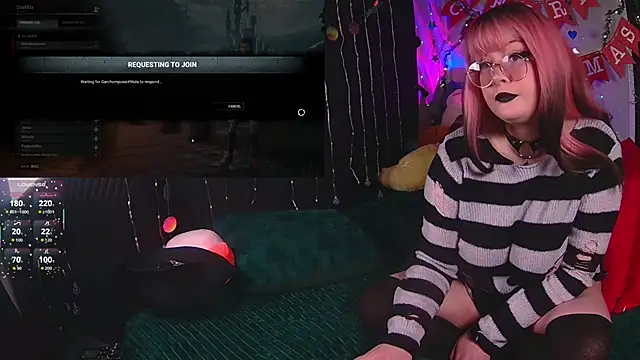 Snapshot of evamila chatting on November 19, 2025, 1:49 am evamila online show from November 19, 2025, 1:49 am